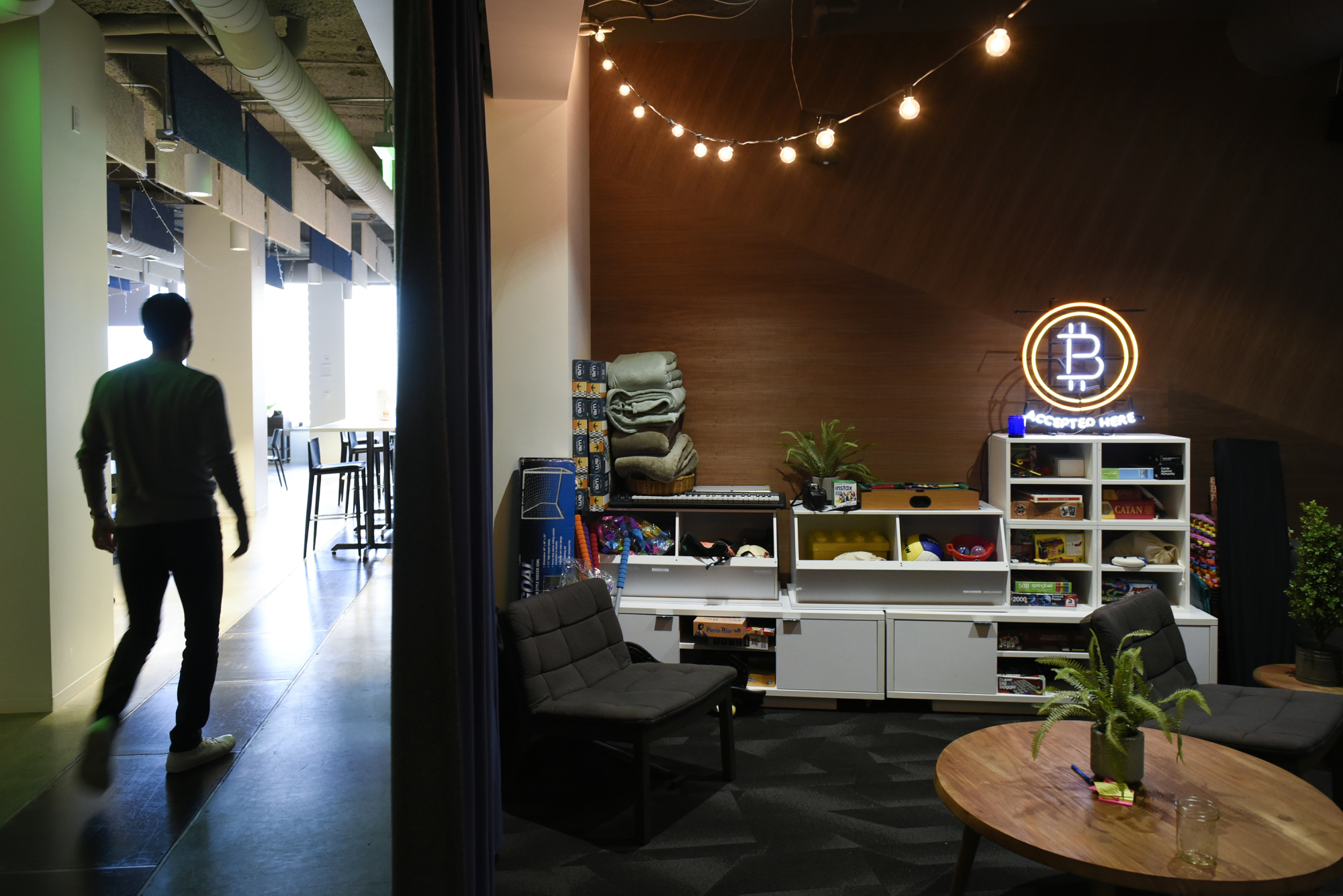 Coinbase obtains e-money license in UK with Europe ...